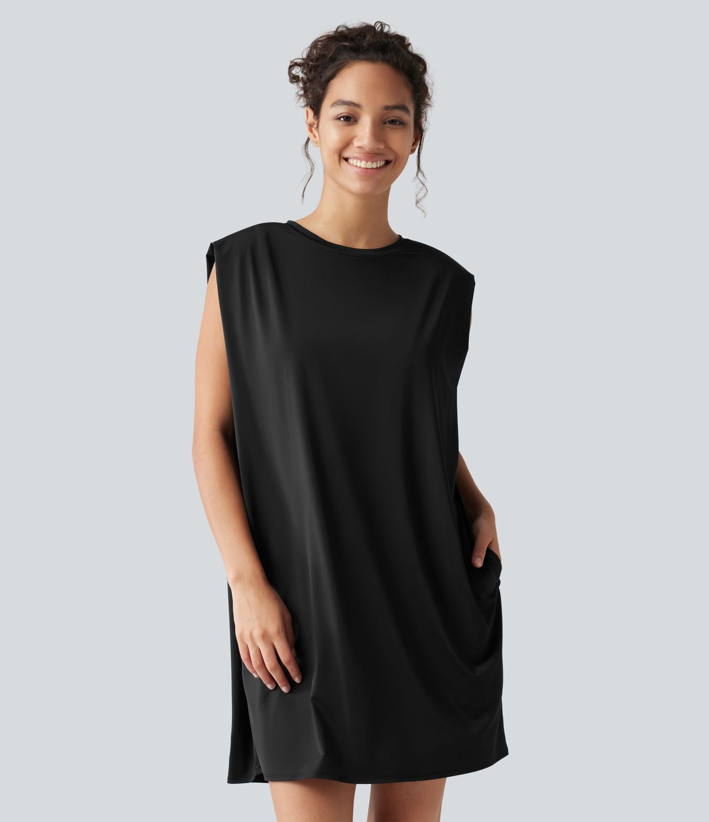 Robe active mini de yoga à col rond avec coussinets amovibles, poches et protection solaire UPF 50+