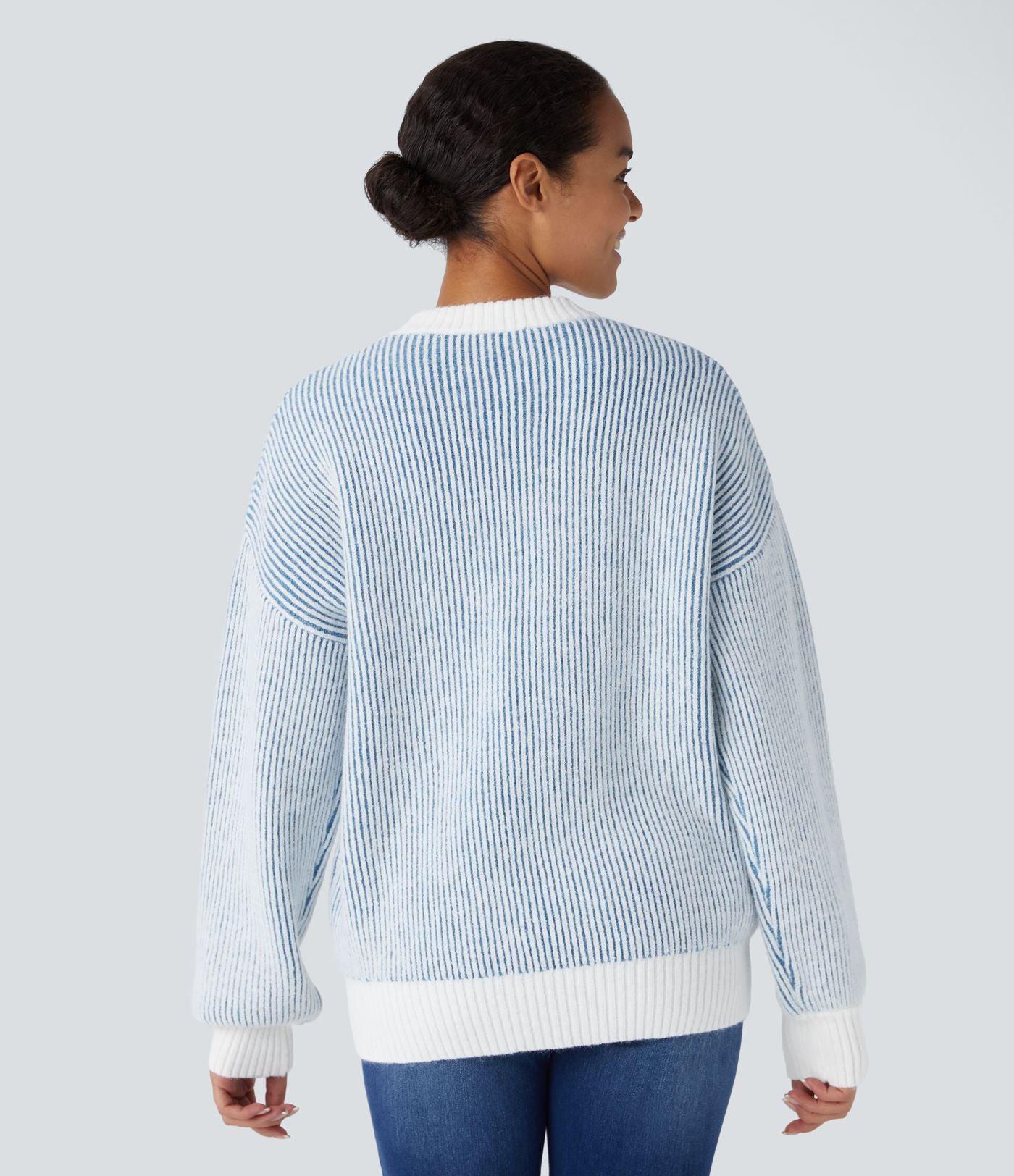 Pull col rond motif rayé bicolore à manches longues
