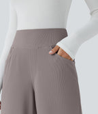 Pantalon tailleur large gainant taille haute en micro-gaufré avec poches Halara Flex™