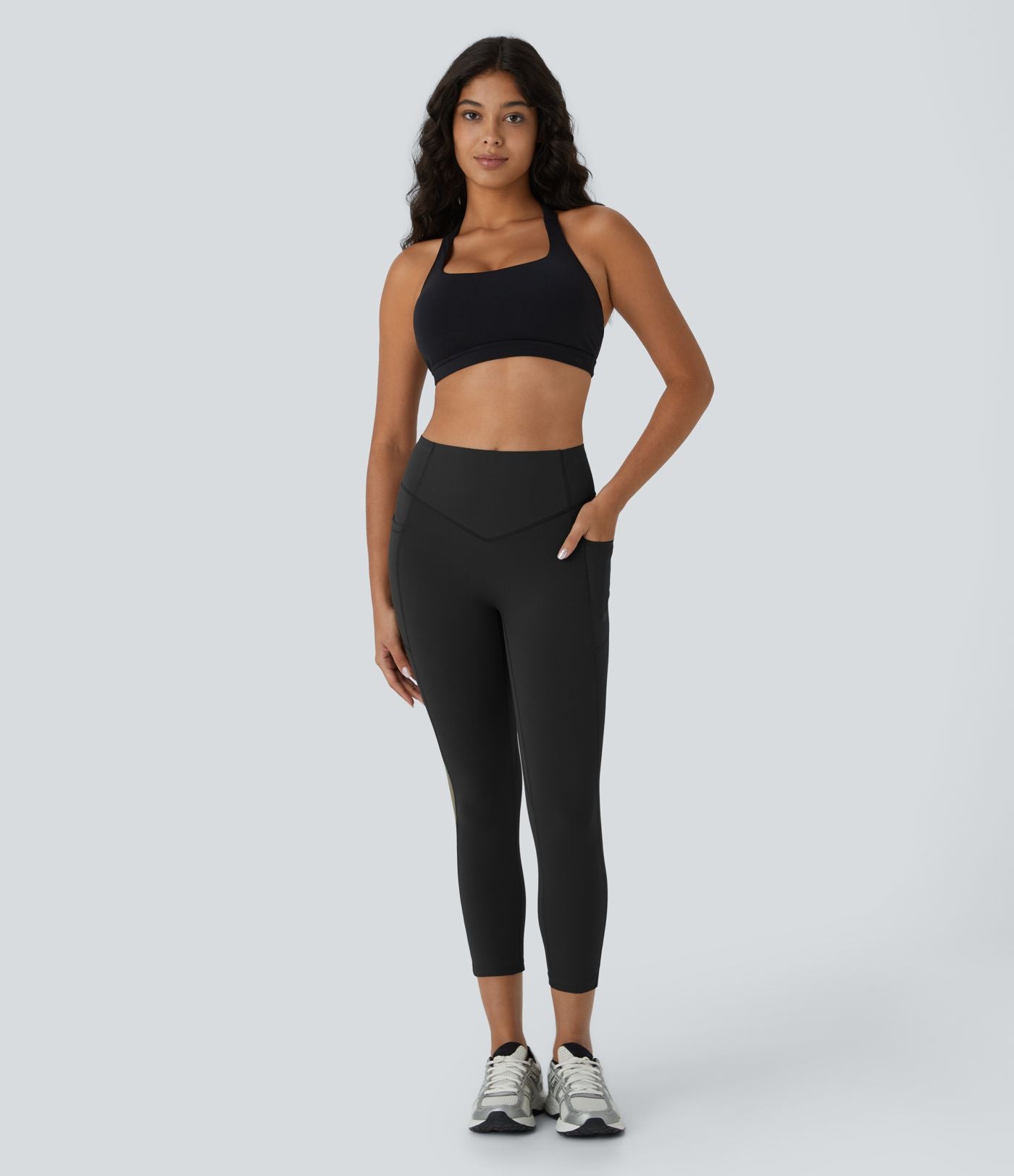 Legging corsaire d'entraînement gainant galbant taille haute avec effet scrunch et poches Halara UltraSculpt™