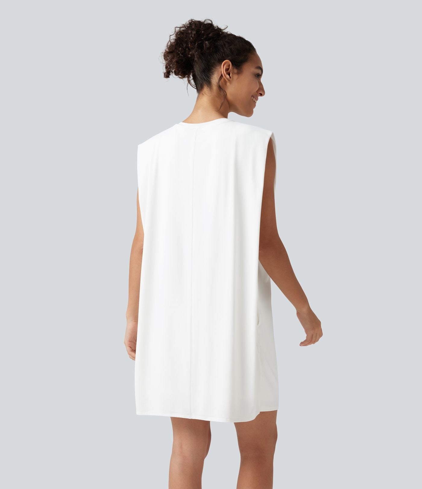 Robe active mini de yoga à col rond avec coussinets amovibles, poches et protection solaire UPF 50+