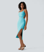 Robe midi laquée fendue, brassière intégrée, dos nu croisé