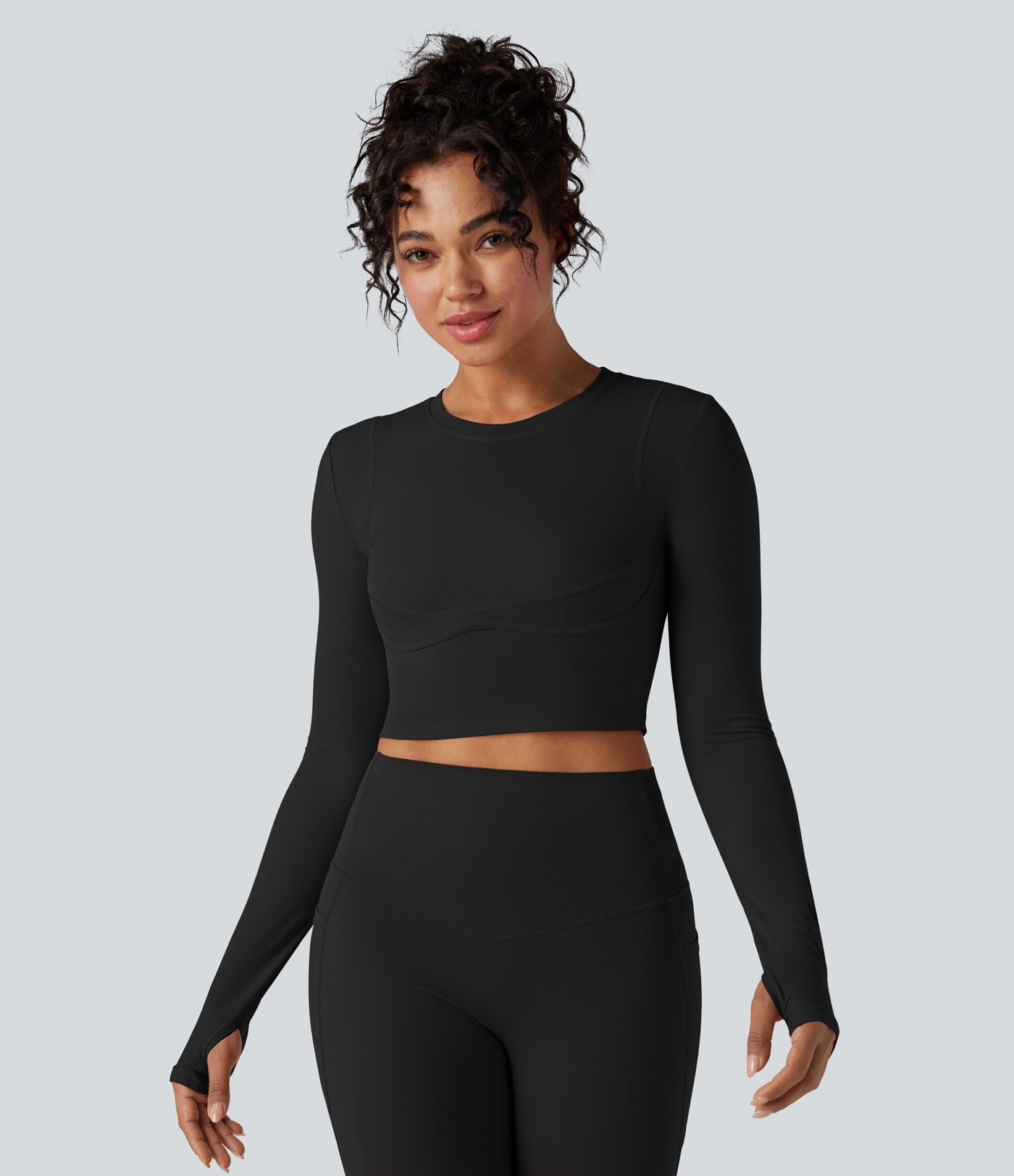 Top de sport yoga court Halara UltraSculpt™ col rond manches longues avec trous pouces