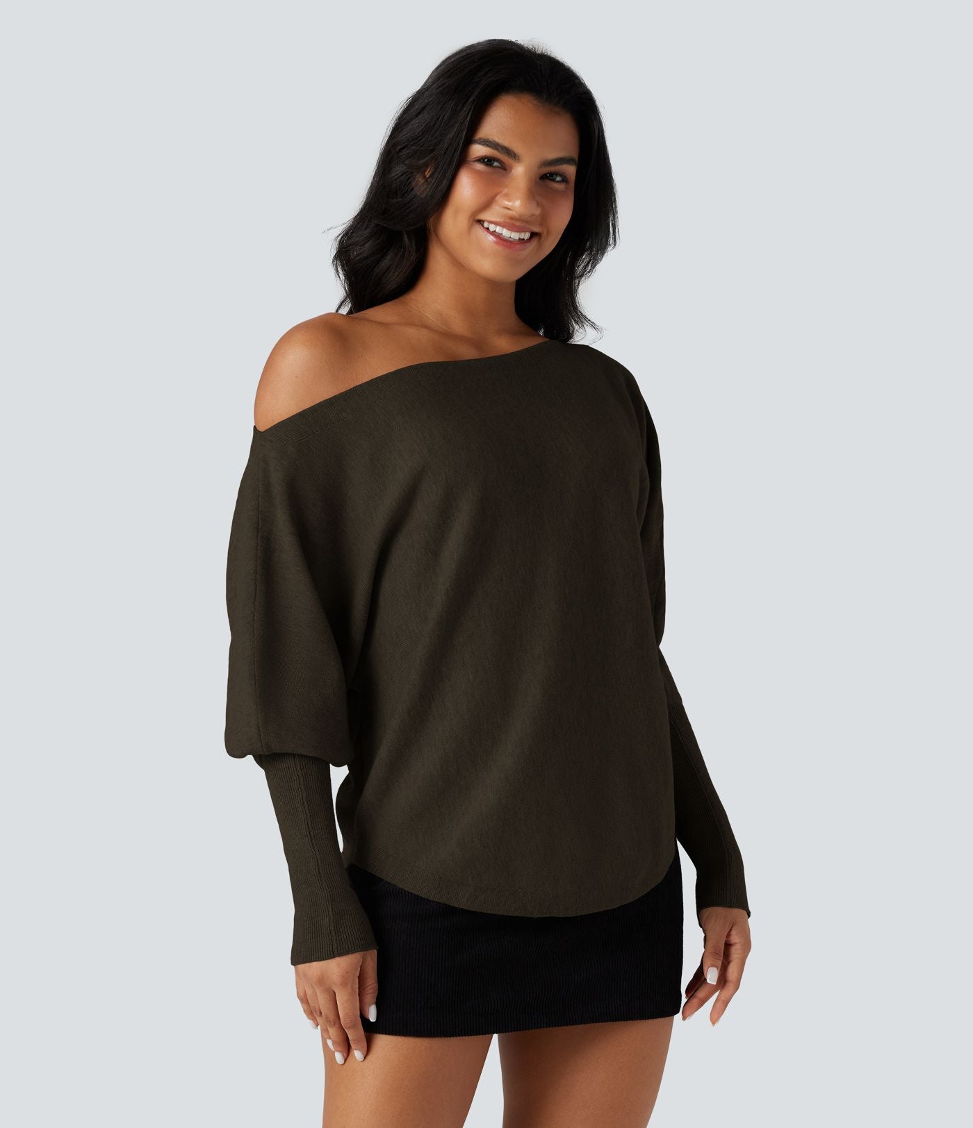 Pull une épaule manches chauve-souris ourlet arrondi