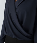 Chemise de travail à col cranté, coupe croisée et manches longues