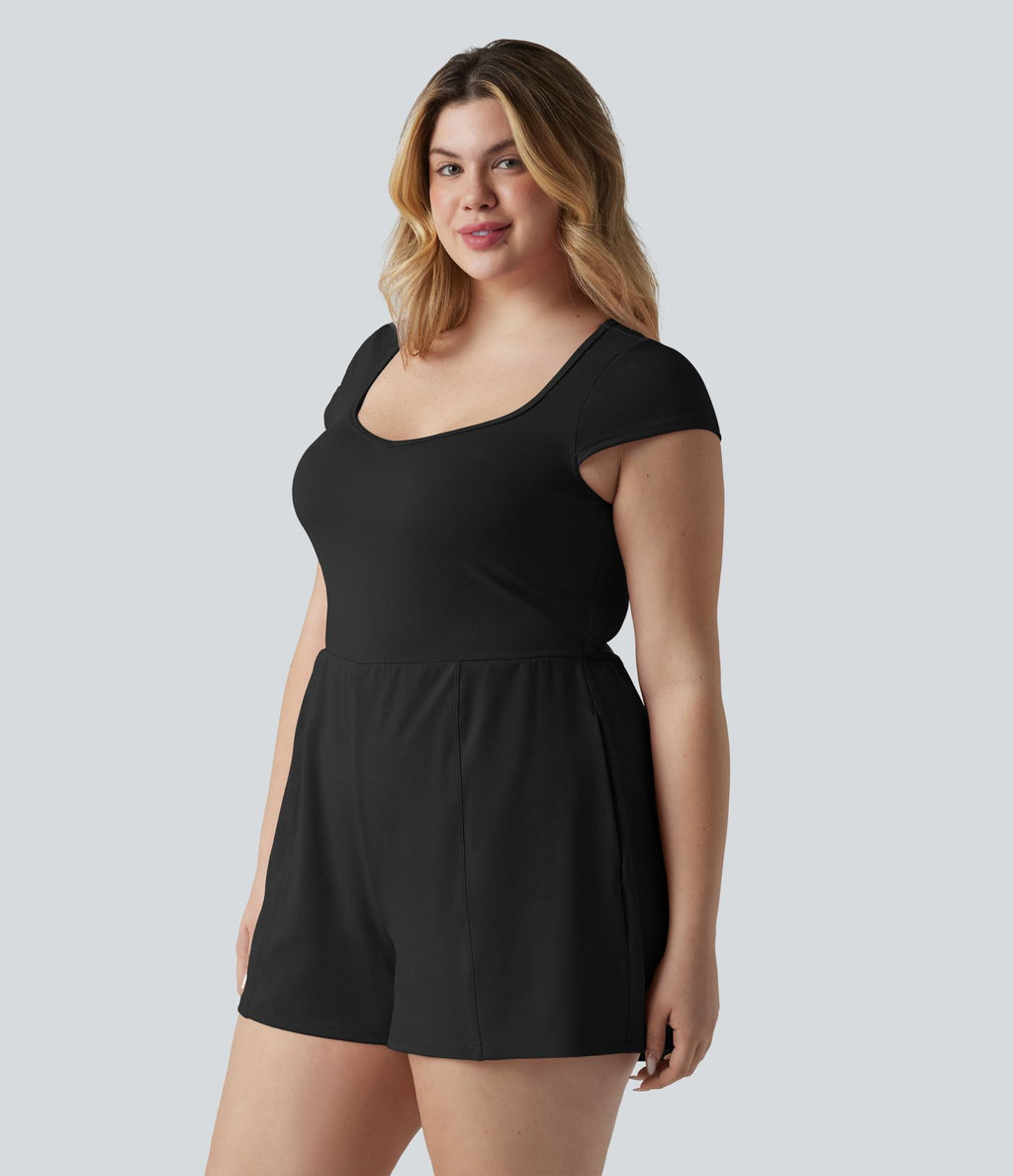 Combishort grande taille SoftlyZero™ Airy de yoga effet frais InstantCool col U à manches courtes couvrantes, avec poches, accès facile Easy Peasy