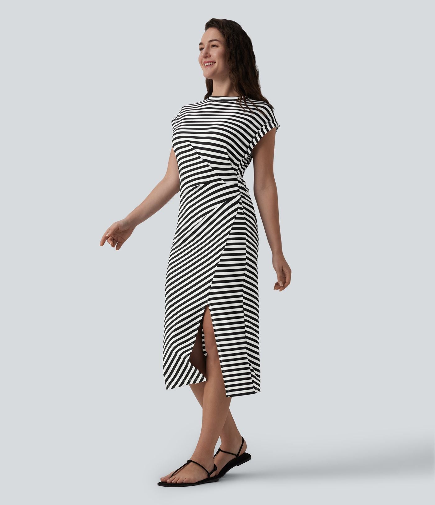 Robe T-shirt casual midi col rond manches courtes rayures gauffrées à ourlet asymétrique fendu