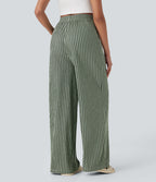 Pantalon tailleur décontracté à taille haute, jambes droites, texture froissée et poches latérales