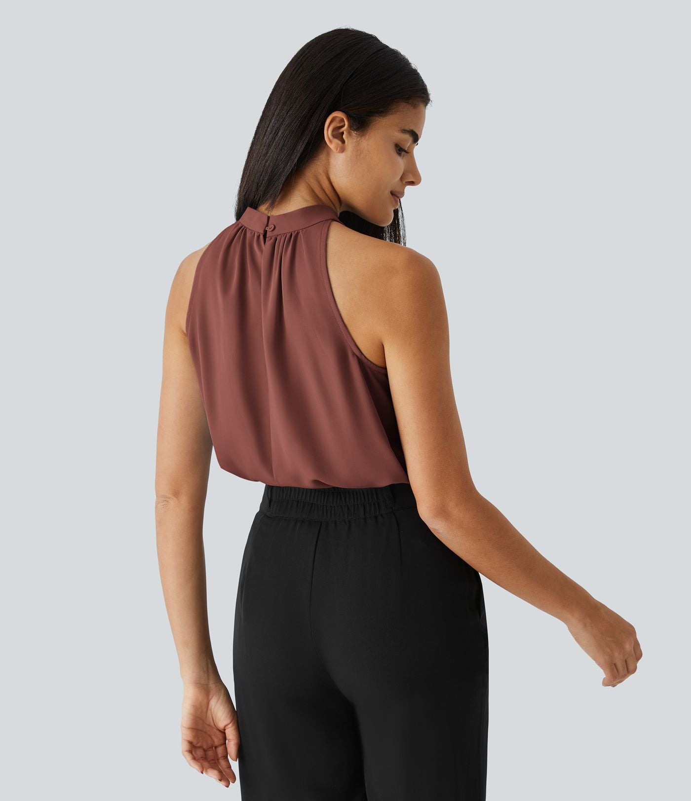 Blouse Travail Sans Manches Ourlet Courbé Col Haut Découpe au Dos Plis
