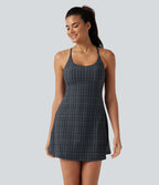 Robe sport de danse mini 2-en-1 avec brassière intégrée UltraSculpt™ à imprimé à carreaux avec poches - Édition Easy Peasy