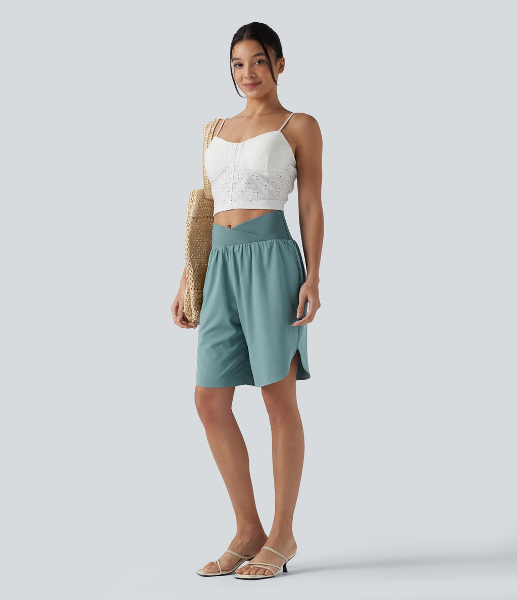 Short taille haute croisé séchage rapide avec ourlet arrondi Breezeful™ et poches