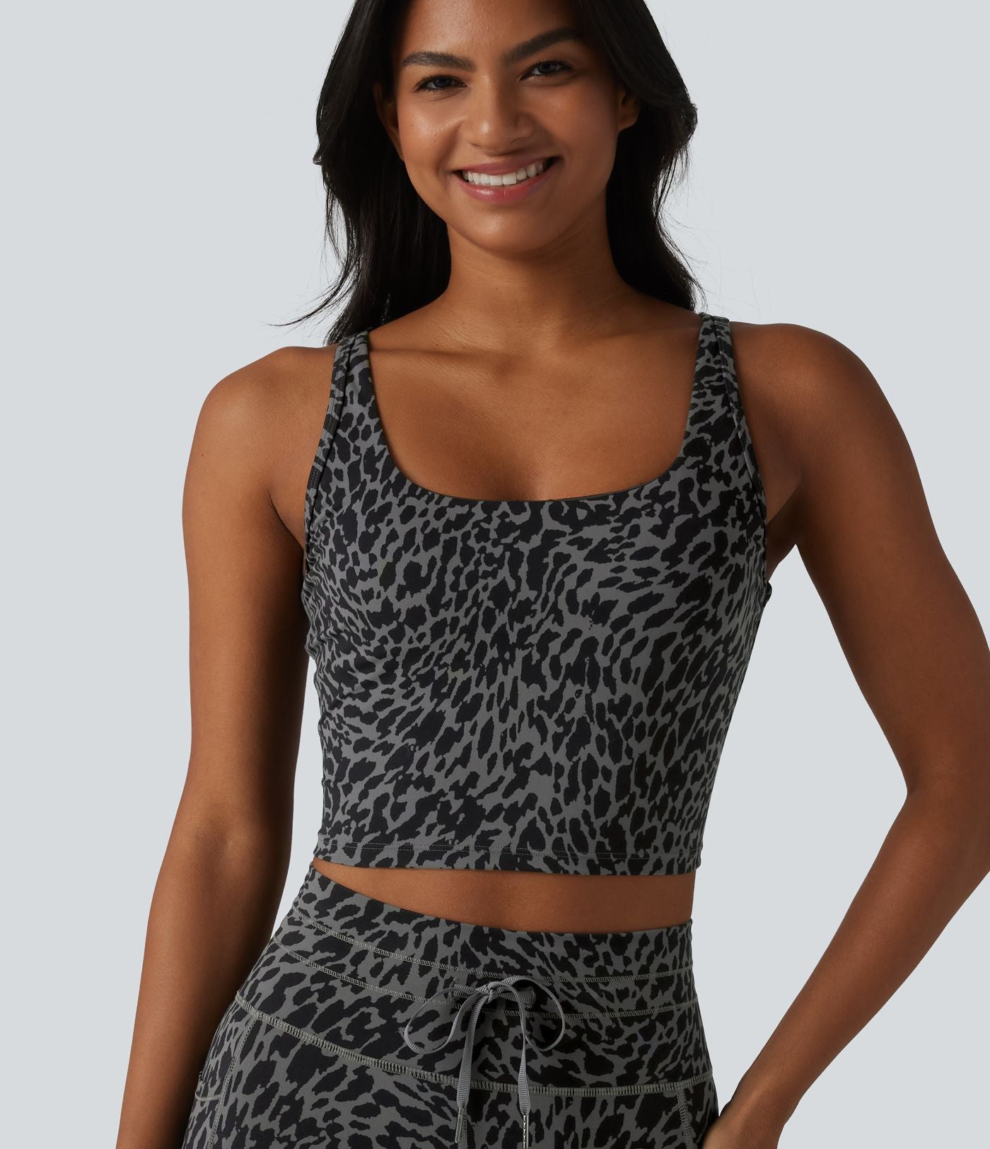 Débardeur de yoga court à imprimé léopard Halara UltraSculpt™ avec soutien-gorge intégré et décolleté en U