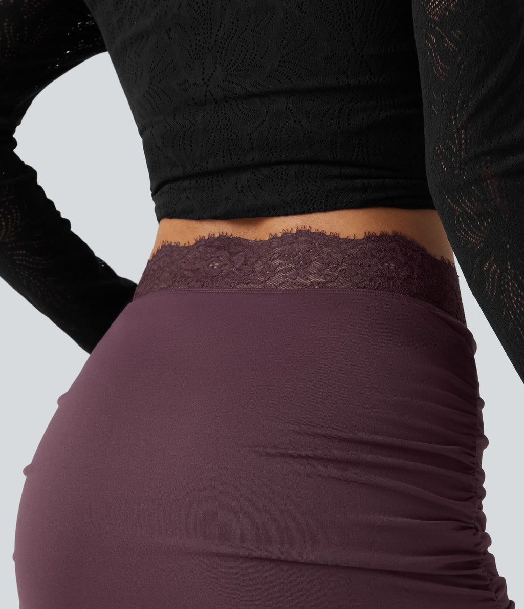 Jupe mini moulante 2-en-1 taille haute en dentelle contrastée, ourlet arrondi et froncé