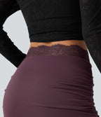 Jupe mini moulante 2-en-1 taille haute en dentelle contrastée, ourlet arrondi et froncé