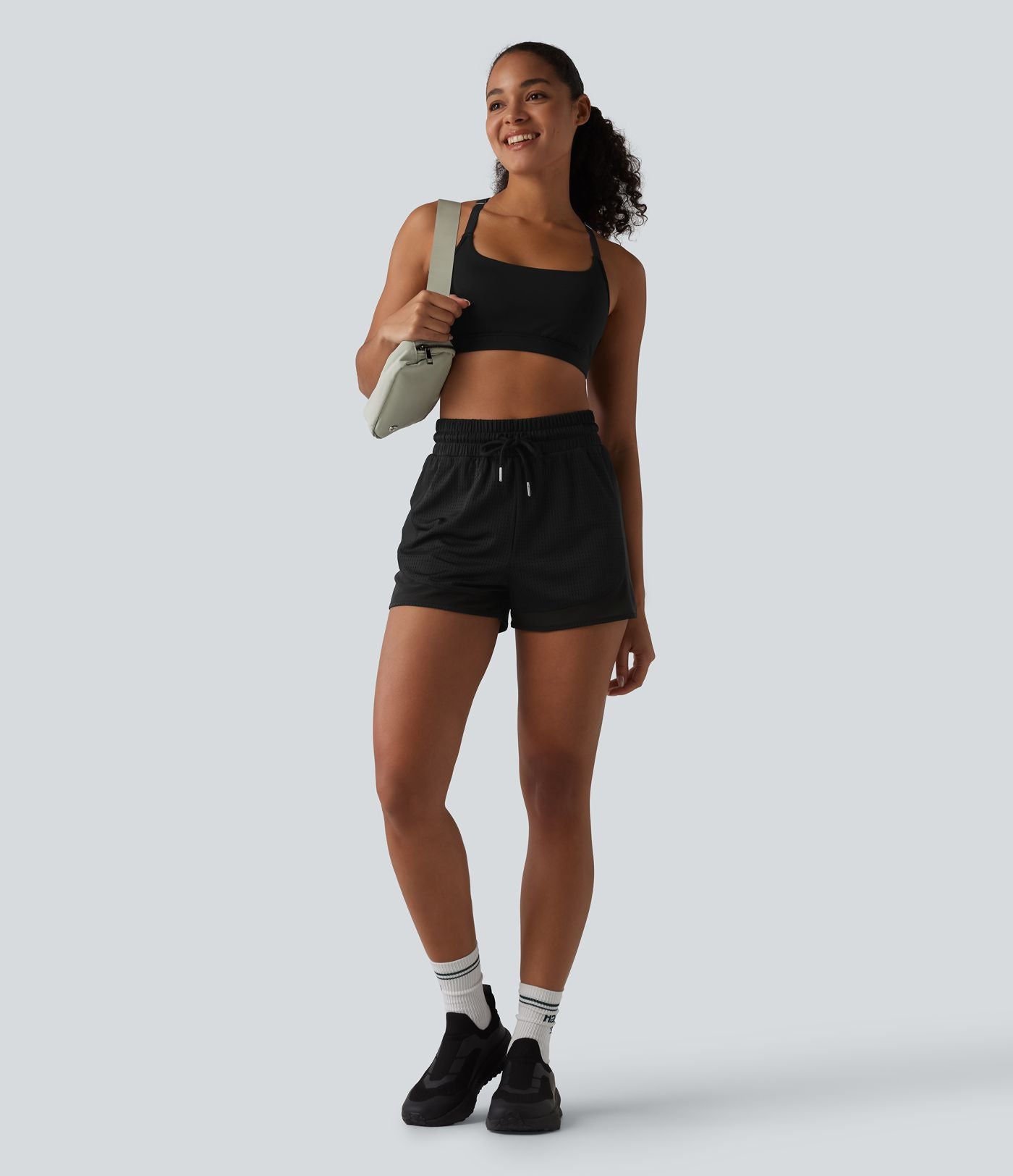 Short de sport 2 en 1 taille haute, cordon de serrage et œillets, en maille respirante