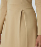 Robe de travail mini ajustée col rond à épaulettes à manches longues et ourlet