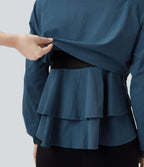 Veste cape d'entraînement à capuche amovible avec cordon de serrage, mesh contrastant et ourlet à volants avec poche