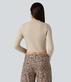 Pull court col montant manches longues