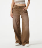 Jean large Halara Flex™ taille basse asymétrique à délavage coloré avec poches