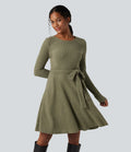 Robe côtelée ceinturée col rond manches longues avec poches