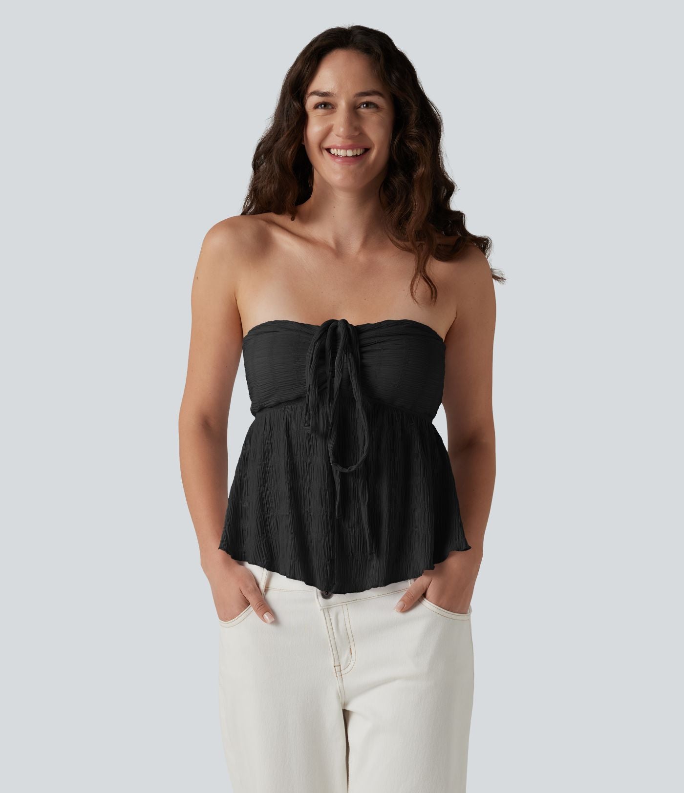 Débardeur dos nu avec soutien-gorge intégré, col licou, lien dans le dos et bordure ondulée