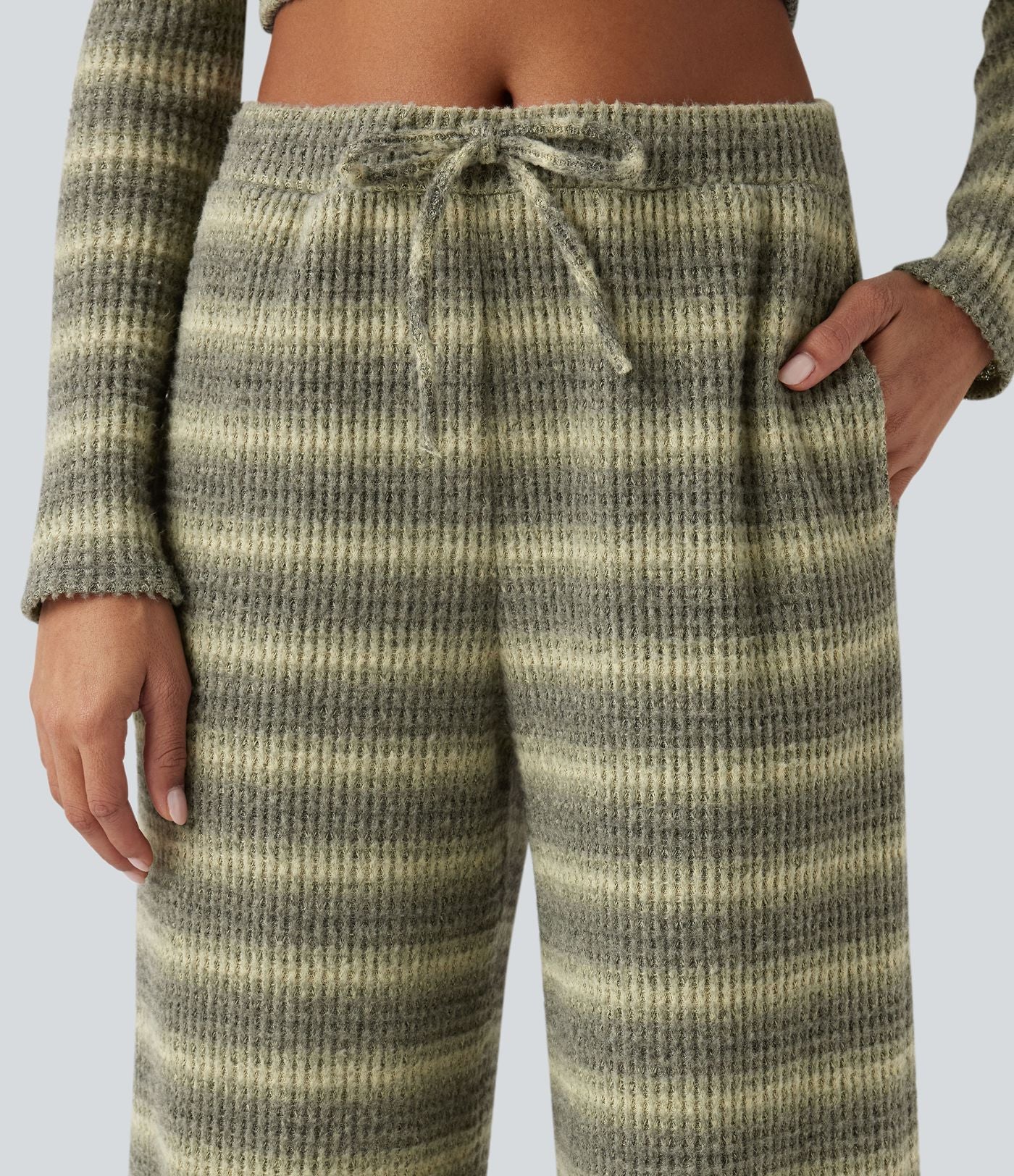 Pantalon large gaufré taille mi-haute avec cordon de serrage, rayures dégradées et poches