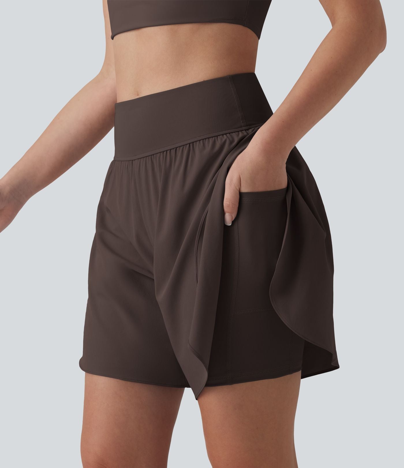 SoftlyZero™ QuickDry Short running 2-en-1 gainant taille haute à pois réfléchissants et ourlet croisé 17,5 cm avec poches