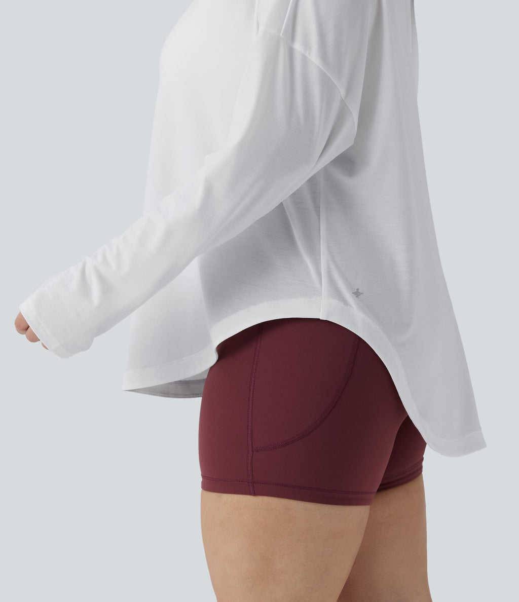 Haut de yoga grande taille asymétrique une épaule dénudée manches longues avec passages pouces, ourlet arrondi high-low et séchage rapide - Brassière intégrée