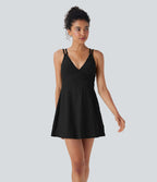 Robe de bain courte 2-en-1 dos nu ajourée