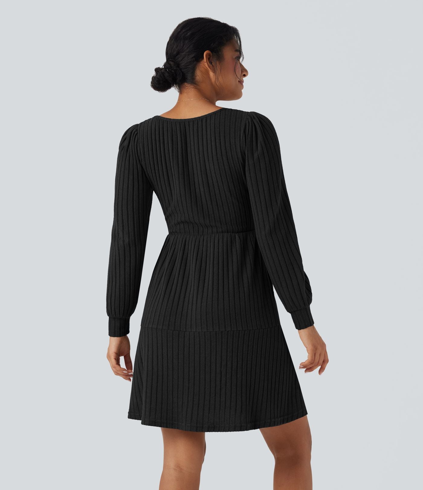 Robe décontractée maille côtelée décolleté carré manches longues bouffantes avec poches