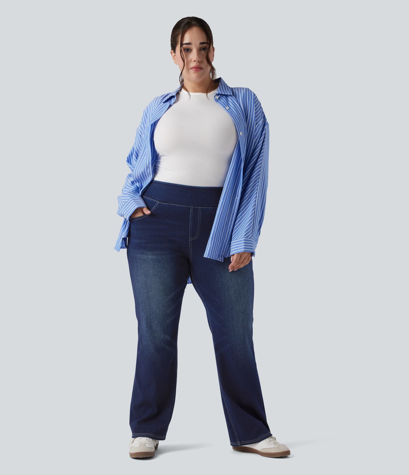 Jean décontracté Halara Flex™ grande taille bootcut taille haute en maille extensible délavée avec multiples poches