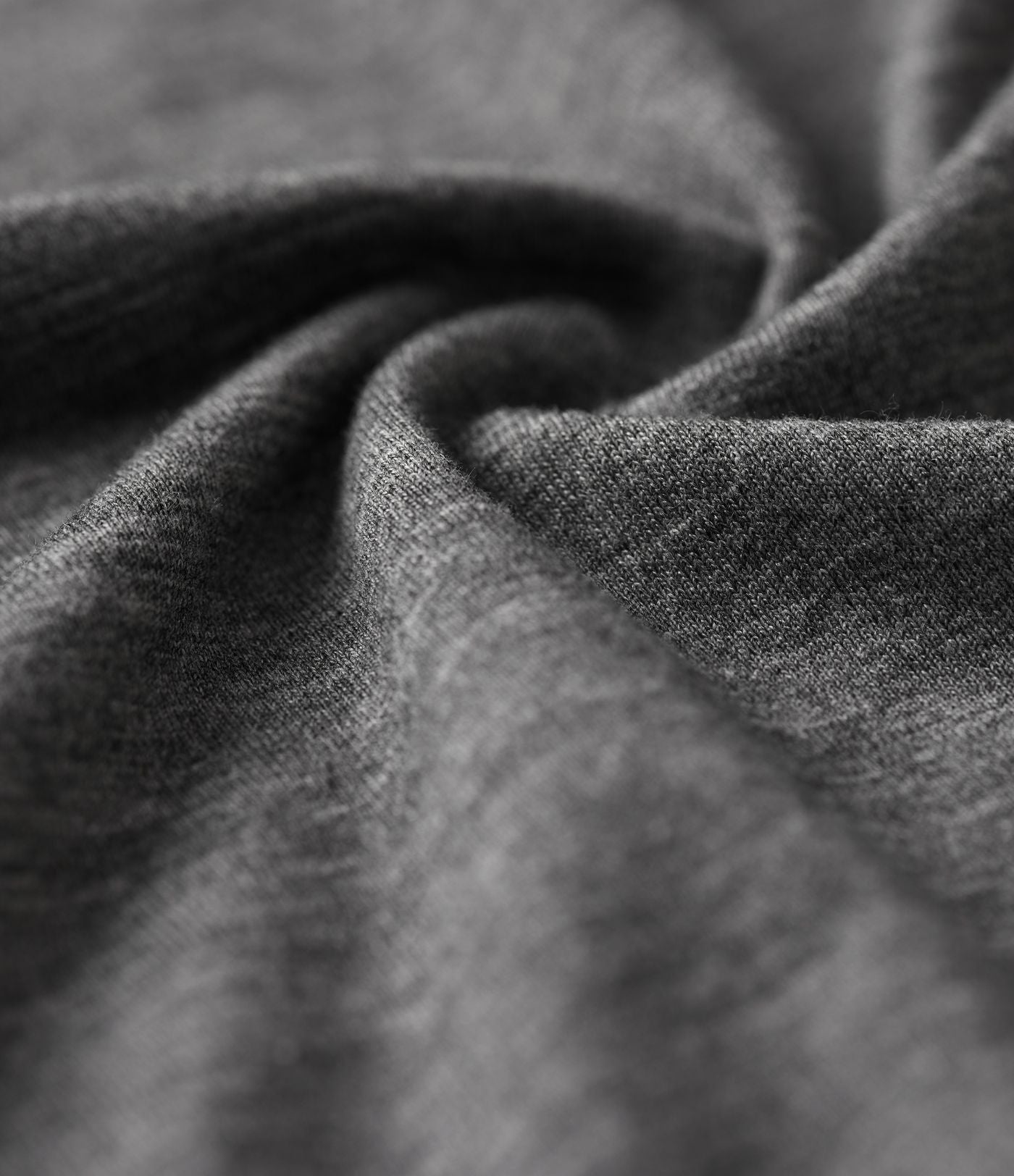 Robe mi-longue col montant manches longues