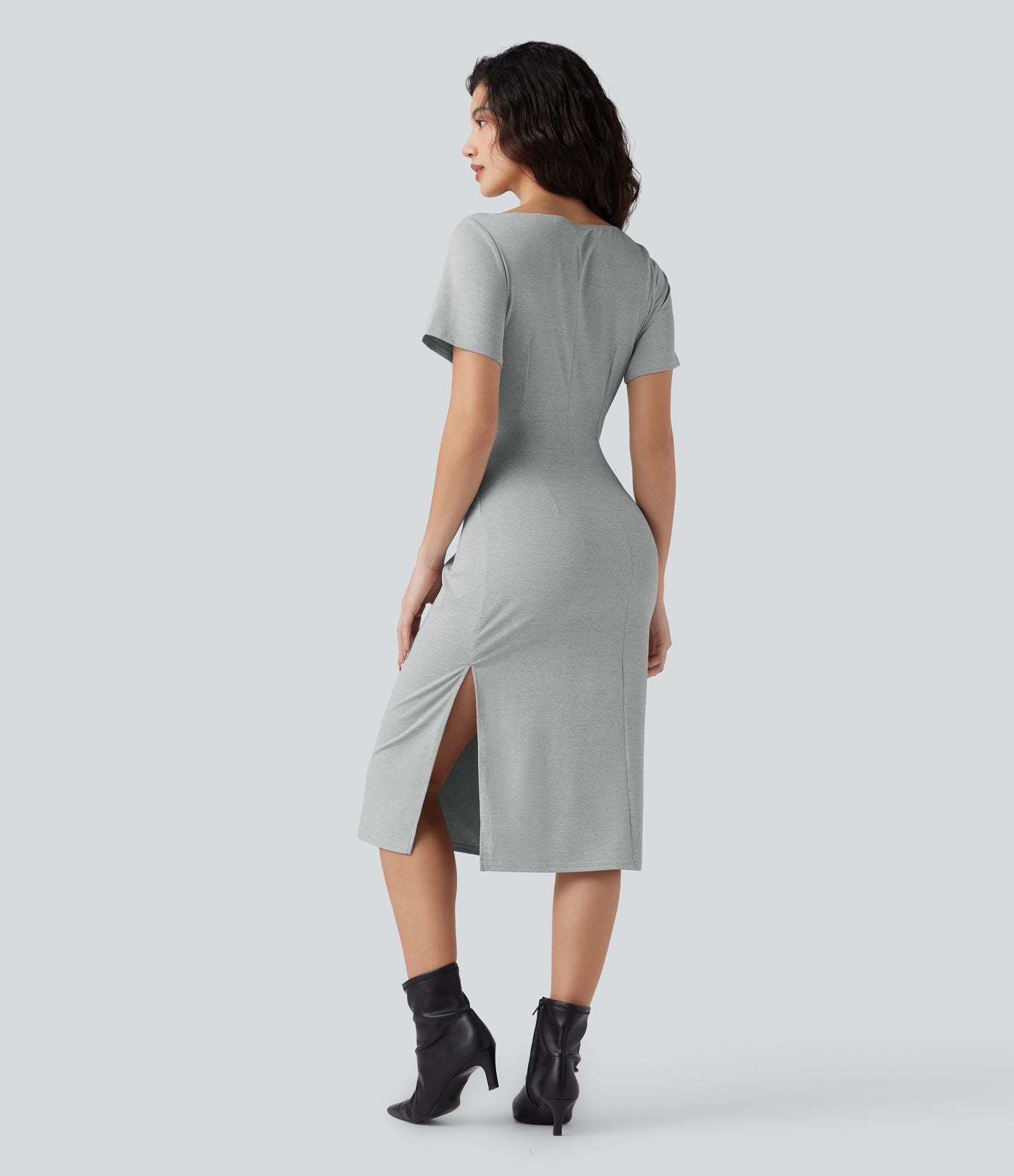 Robe tailleur mi-longue moulante manches courtes froncée