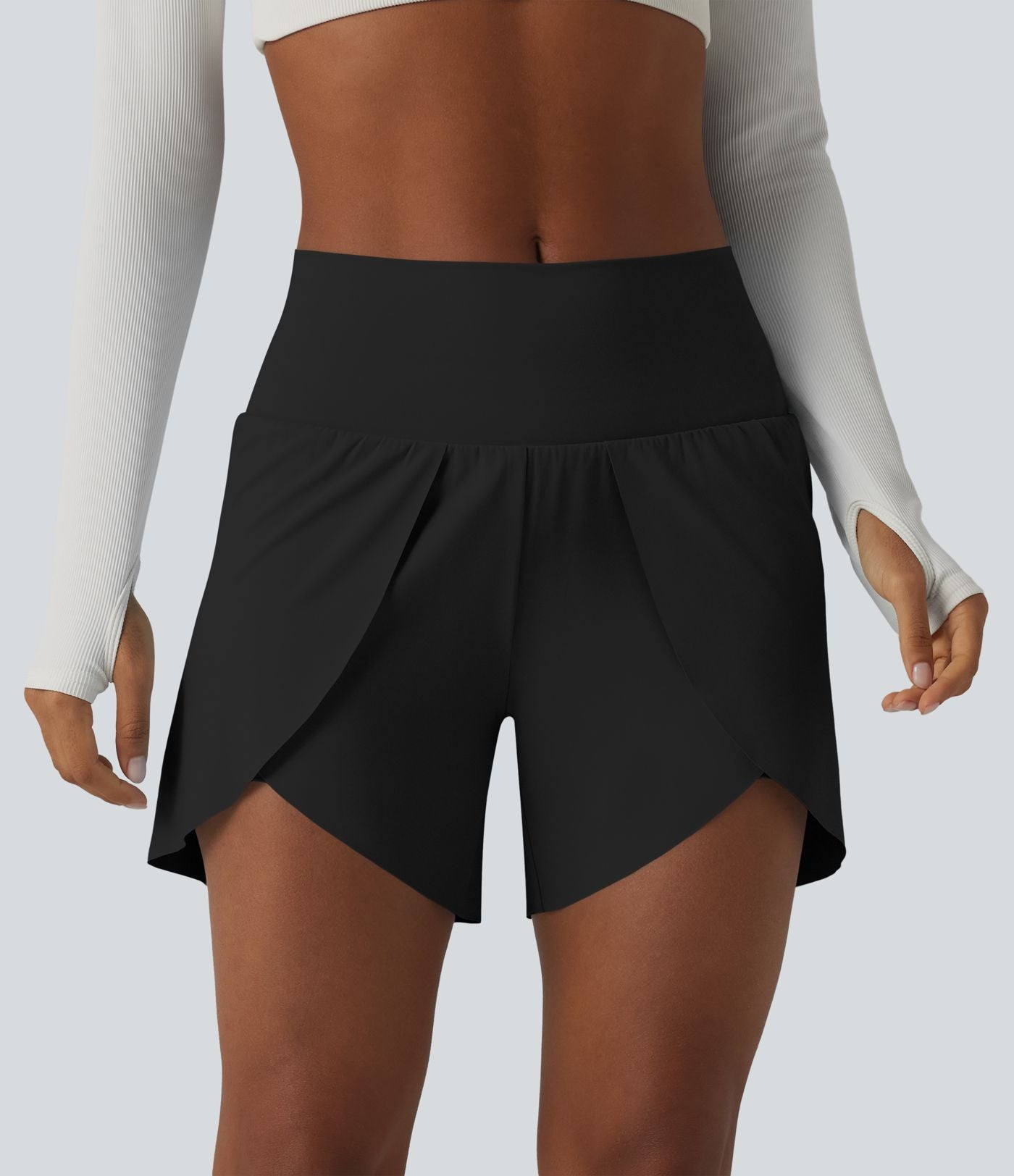 Short de yoga 2-en-1 SoftlyZero™ Airy effet frais InstantCool taille mi-haute 12,5 cm ourlet tulipe avec poches