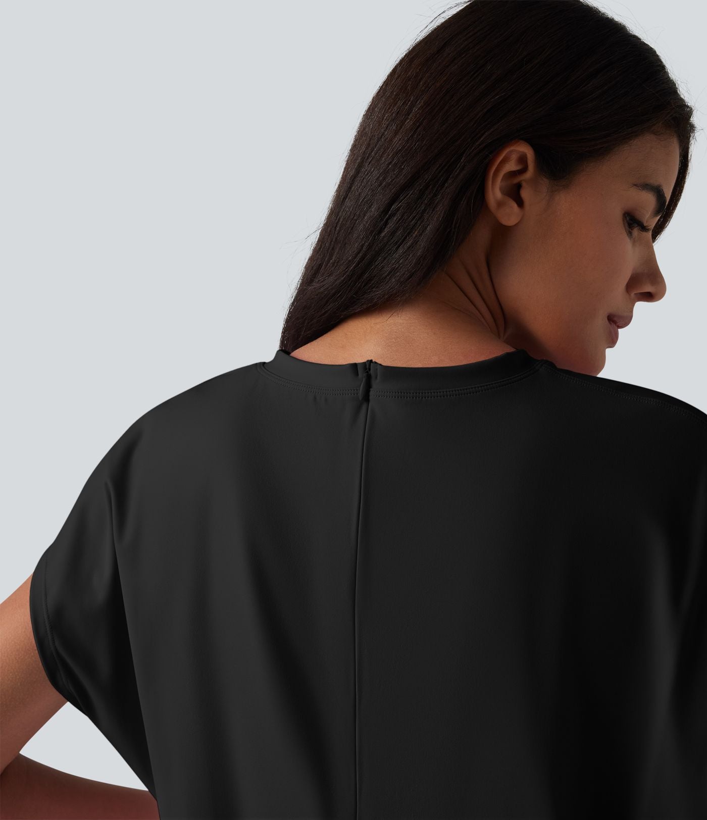Robe de sport mini de yoga SoftlyZero™ Airy 2-en-1 effet frais InstantCool col rond à manches courtes, demi-zip et poches, accès facile Easy Peasy