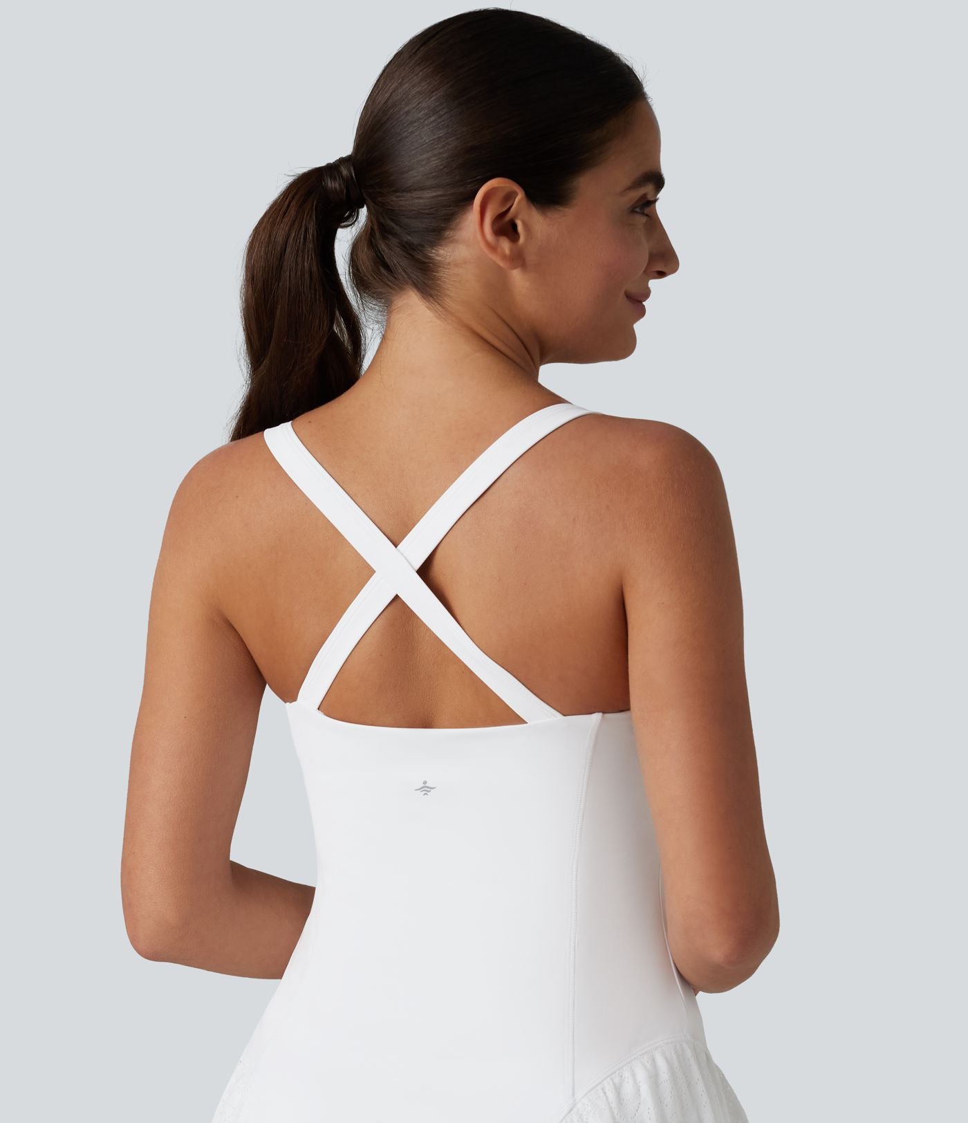 Robe de tennis Easy Peasy SoftlyZero™ dos croisé avec dentelle contrastée, brassière intégrée, à effet frais InstantCool et poches, protection solaire UPF50+