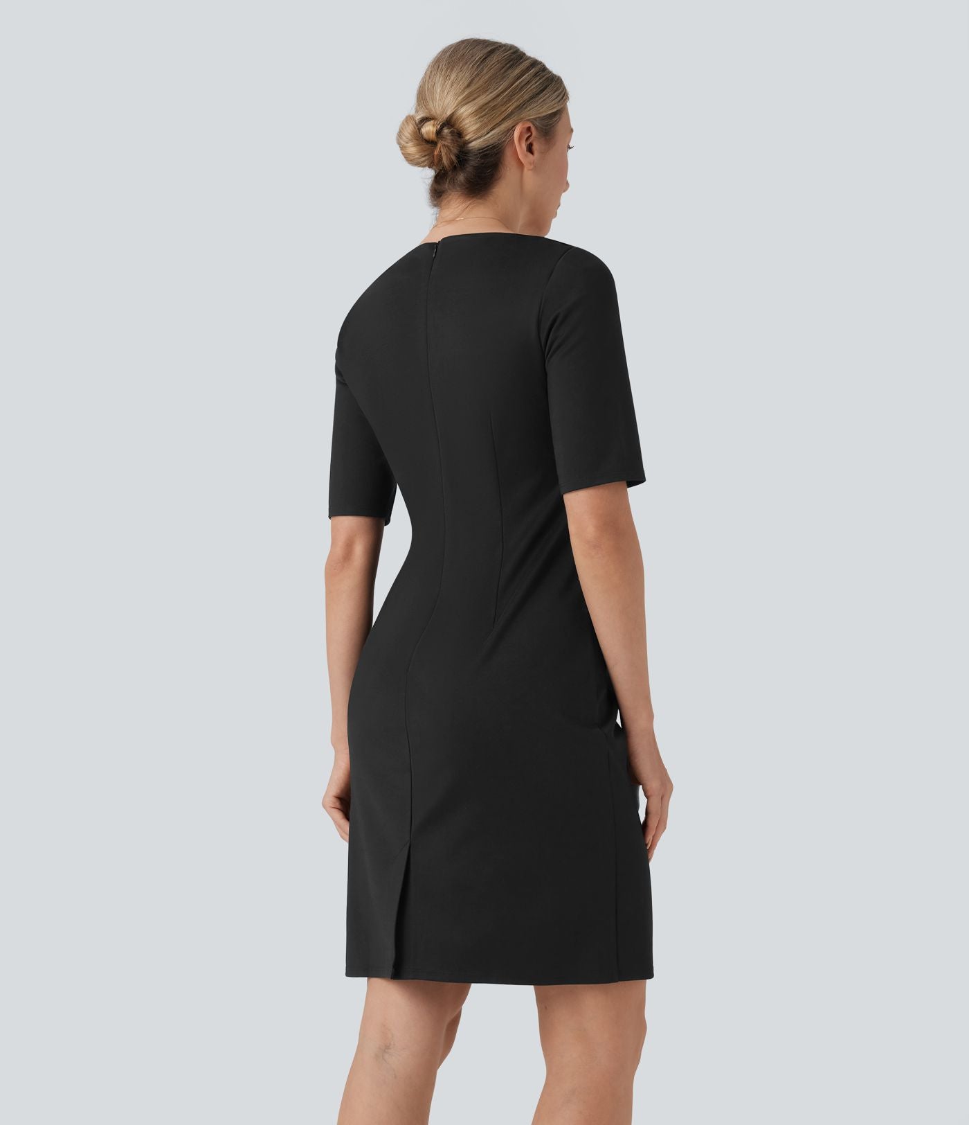 Robe crayon de travail ajustée décolleté carré à demi-manches