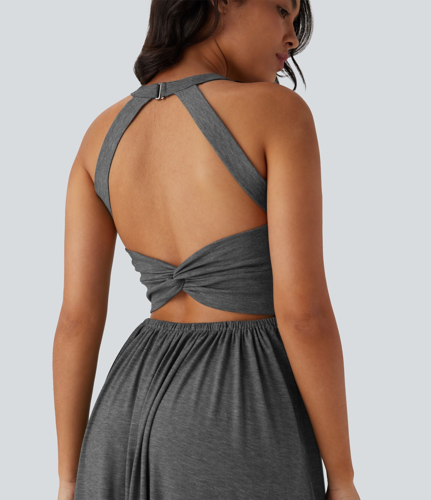 Robe longue fluide fendue avec poches latérales, dos nu et effet torsadé