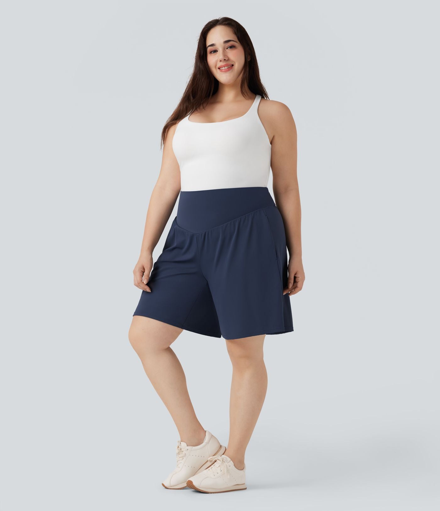 Bermuda de yoga grande taille SoftlyZero™ Airy taille haute effet frais InstantCool avec poches
