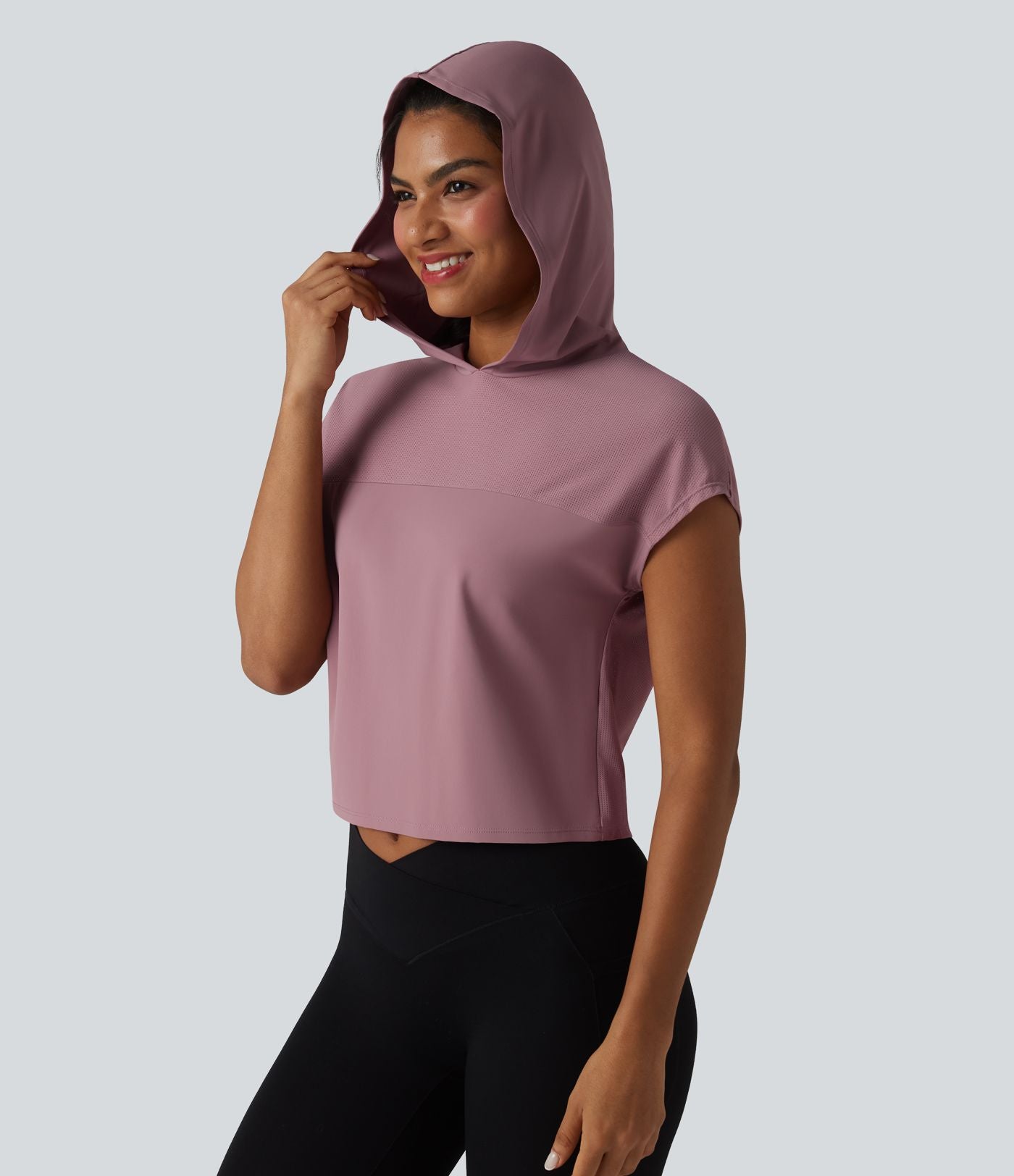 Haut de sport court à capuche et manches courtes en mesh respirant, agréable au toucher, séchage rapide, protection solaire UPF50+