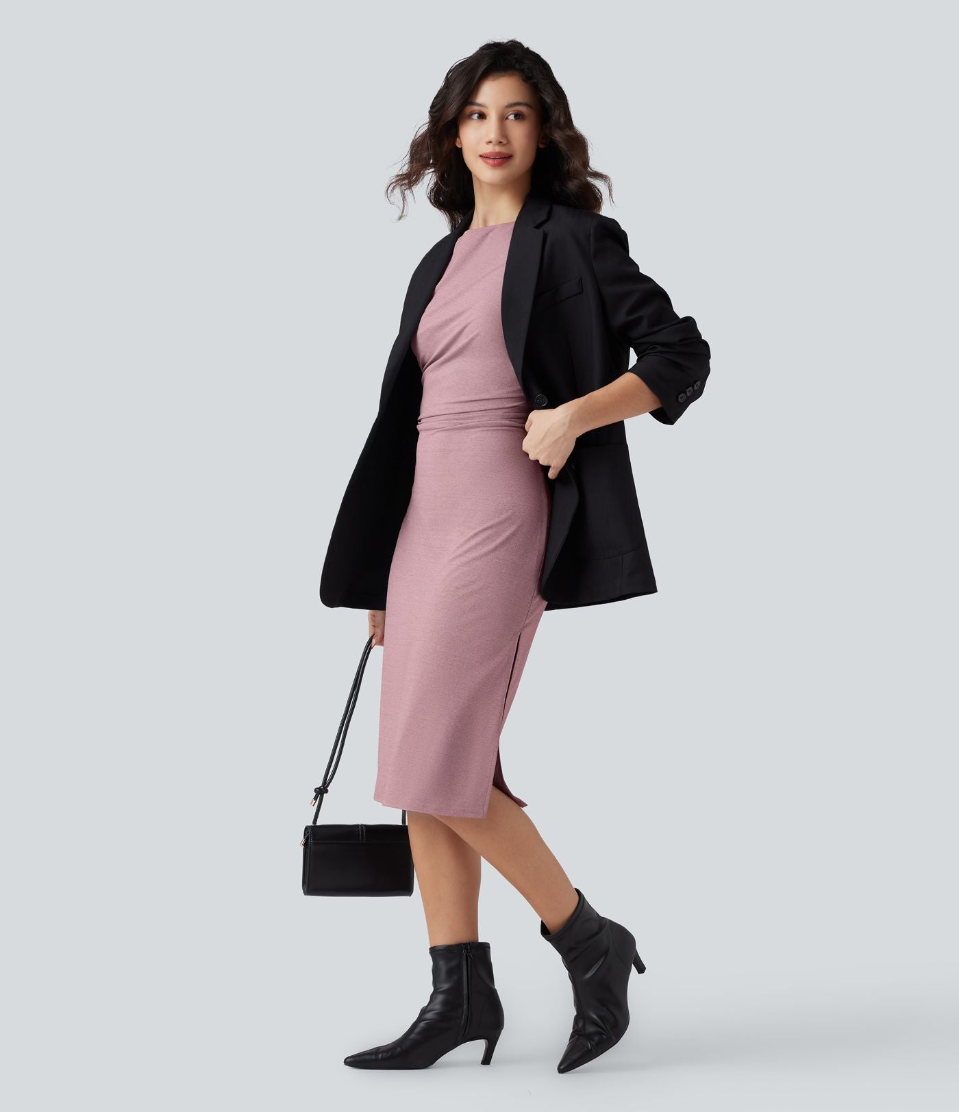 Robe tailleur mi-longue moulante manches courtes froncée