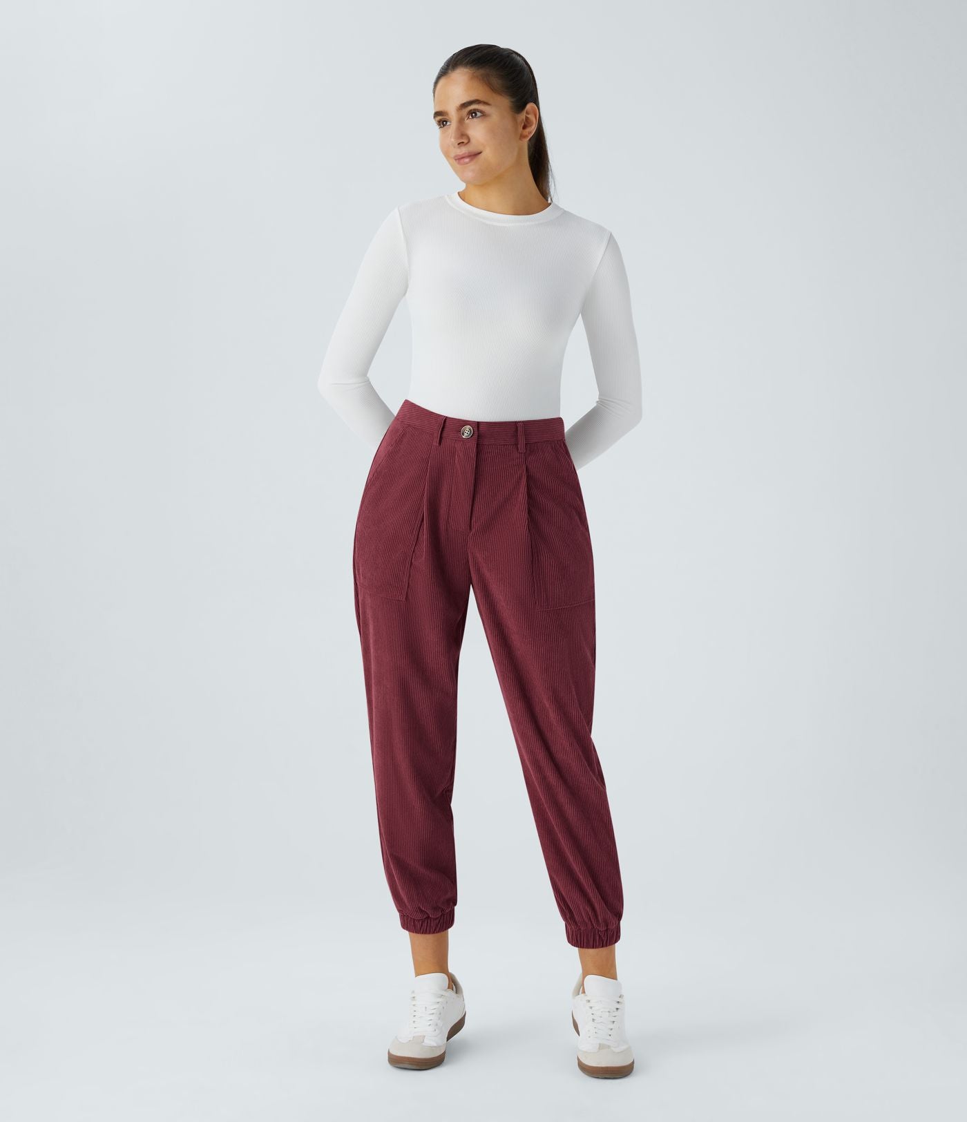 Pantalon décontracté en velours côtelé avec taille mi-haute, boutons et fermeture éclair
