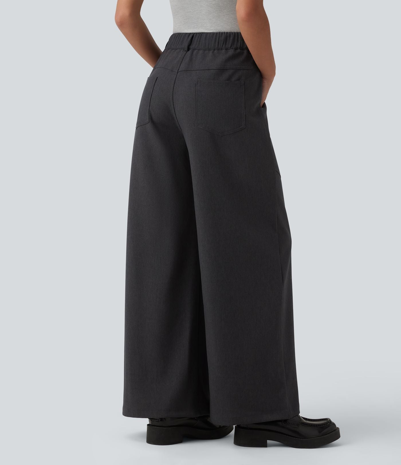 Pantalon tailleur ample taille mi-haute avec poches