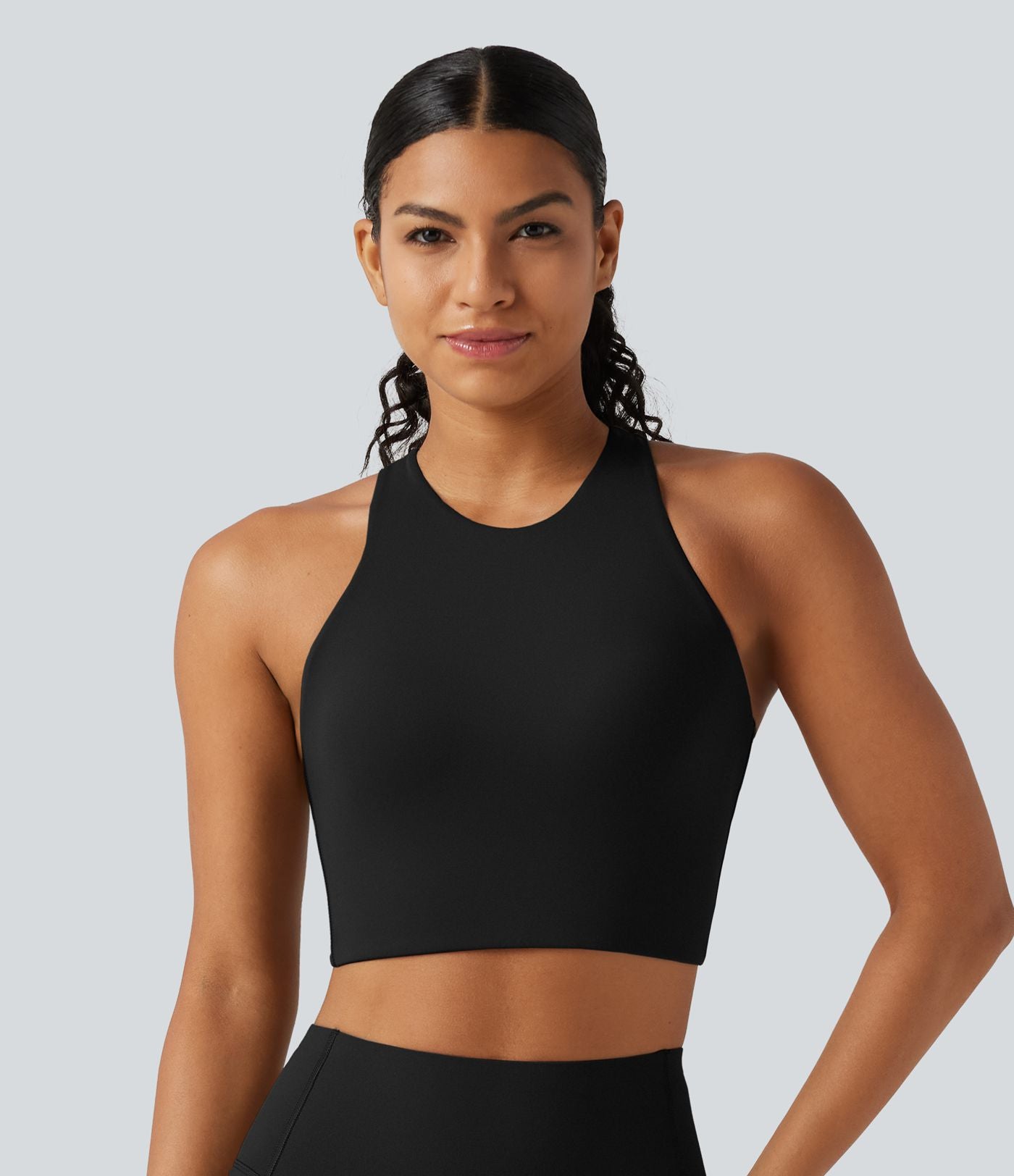 Brassière de running maintien léger frais au toucher à séchage rapide avec encolure arrondie, découpe, coussinets amovibles et protection solaire UPF50+