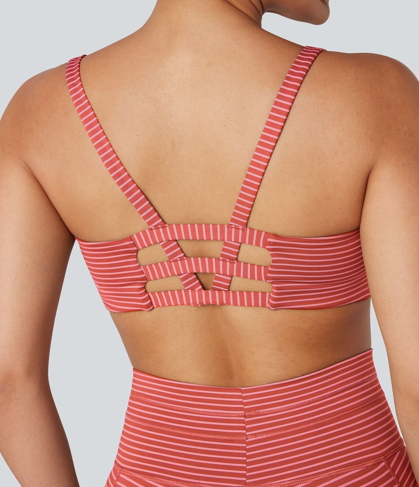 Brassière de sport yoga soutien léger col U à découpes rayé bonnets A-C