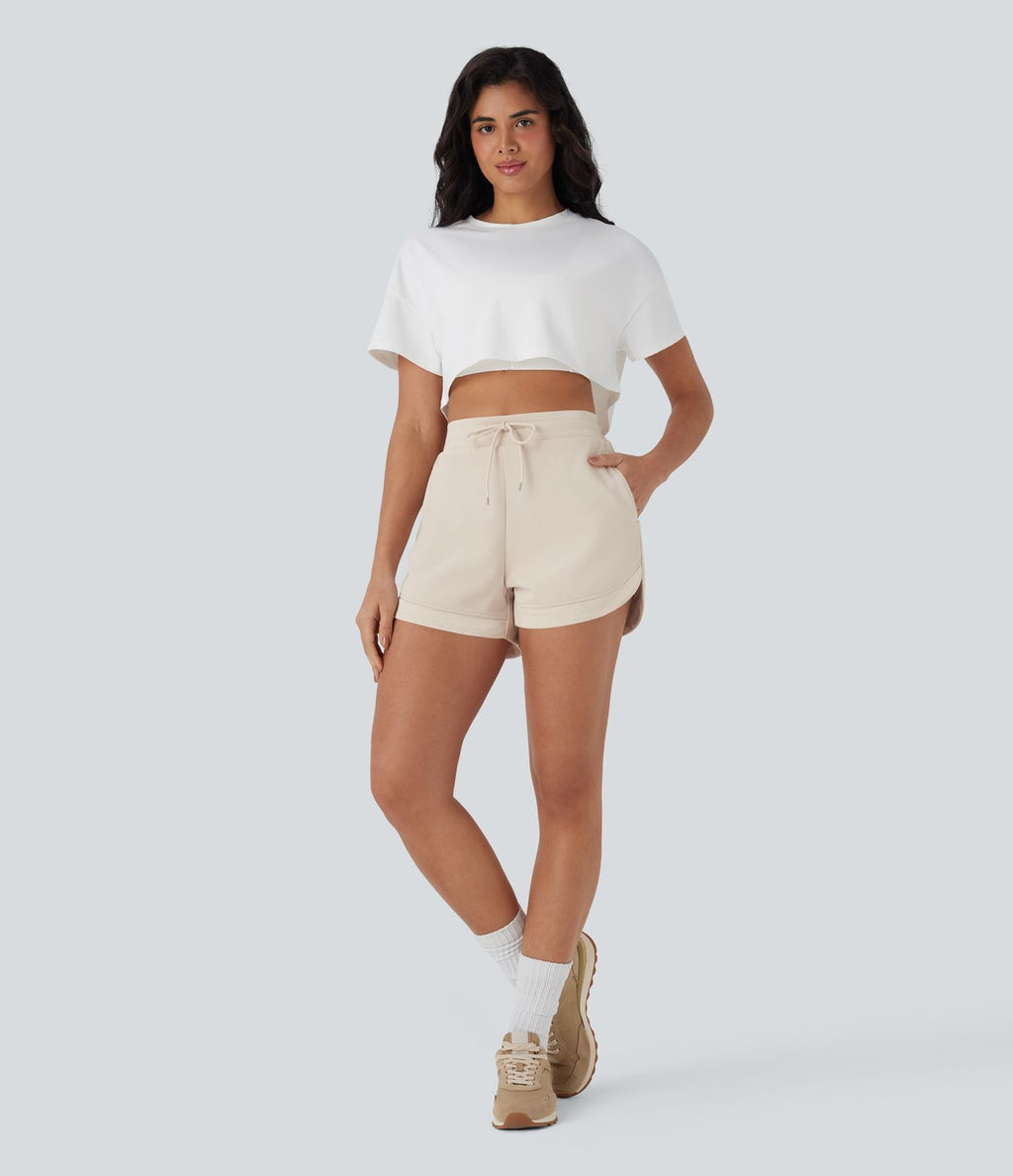 Short de yoga taille haute avec cordon de serrage, filet contrasté, ourlet courbé et poches