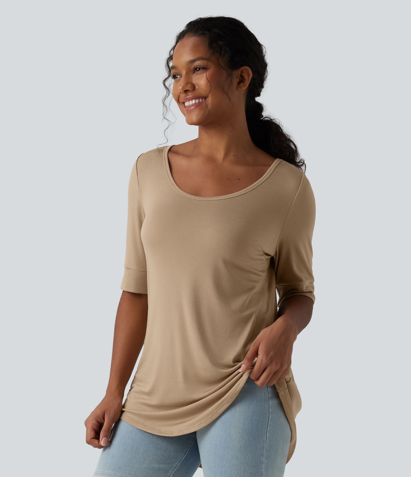 T-shirt décontracté long en maille côtelée col rond échancré, manches mi-longues et ourlet courbe