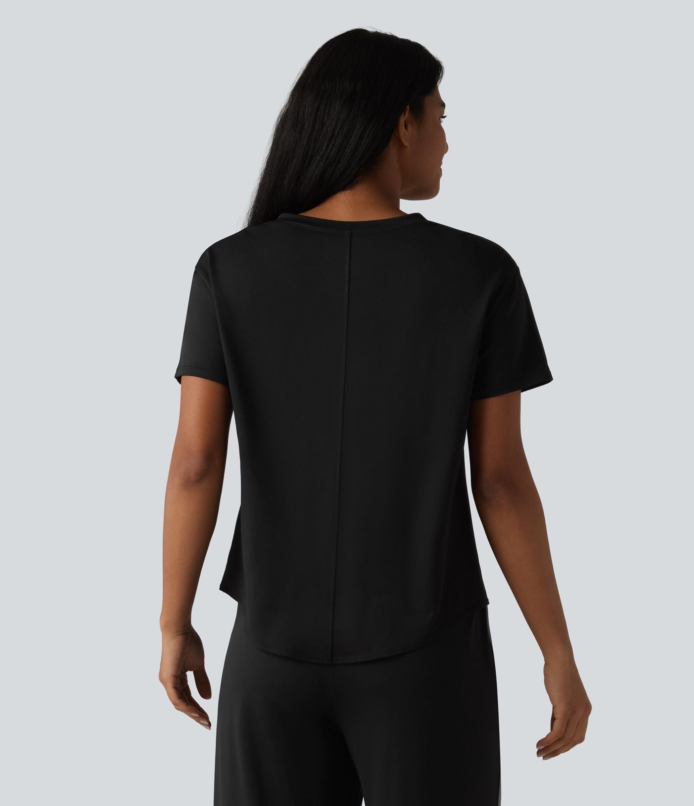 T-shirt décontracté à col rond, manches courtes, soutien-gorge intégré et ourlet arrondi