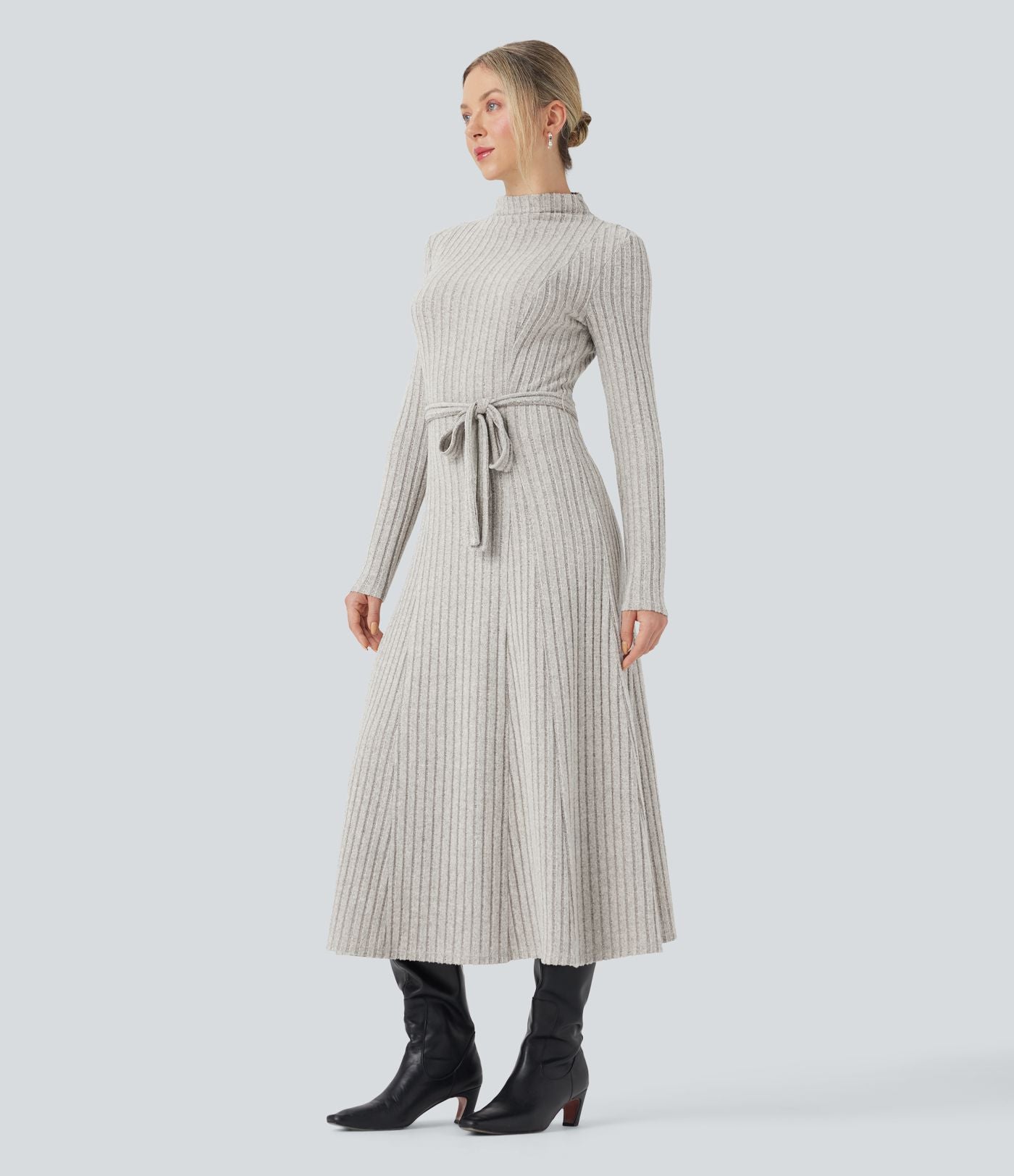 Robe longue côtelée col montant ceinturée manches longues